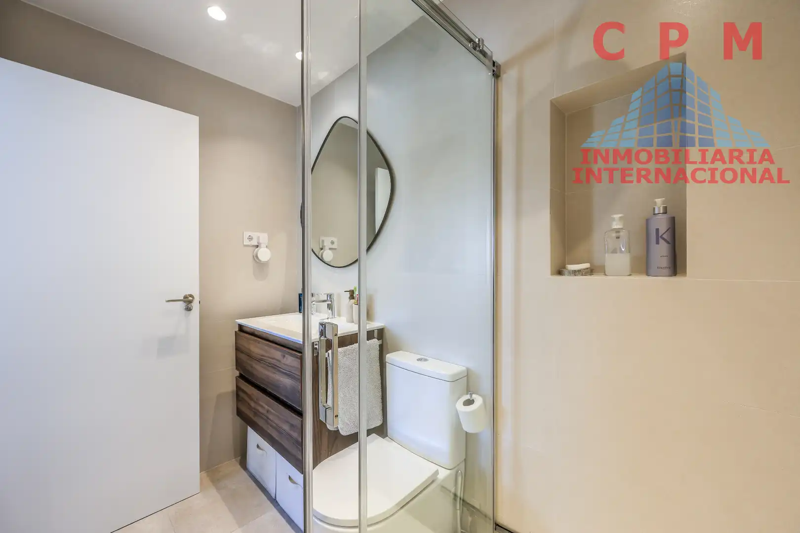 Baño de Piso de alquiler en Madrid con Aire acondicionado, Calefacción y Parquet