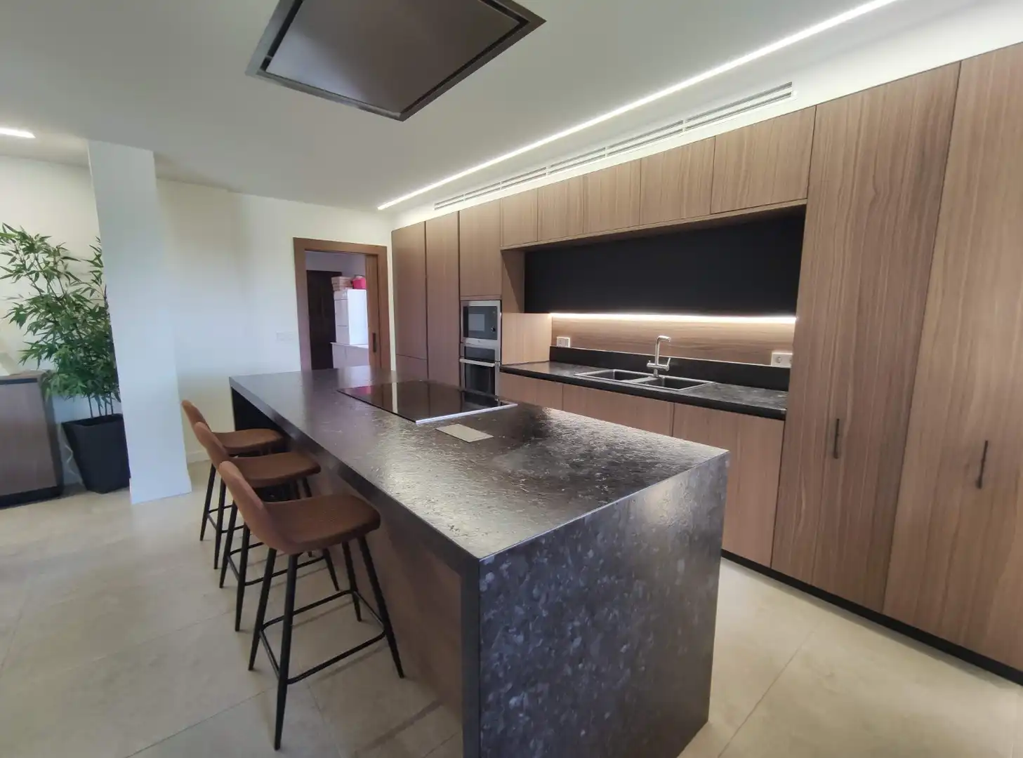Cuina de Casa o xalet en venda en Elche / Elx amb Aire condicionat, Calefacció i Jardí privat