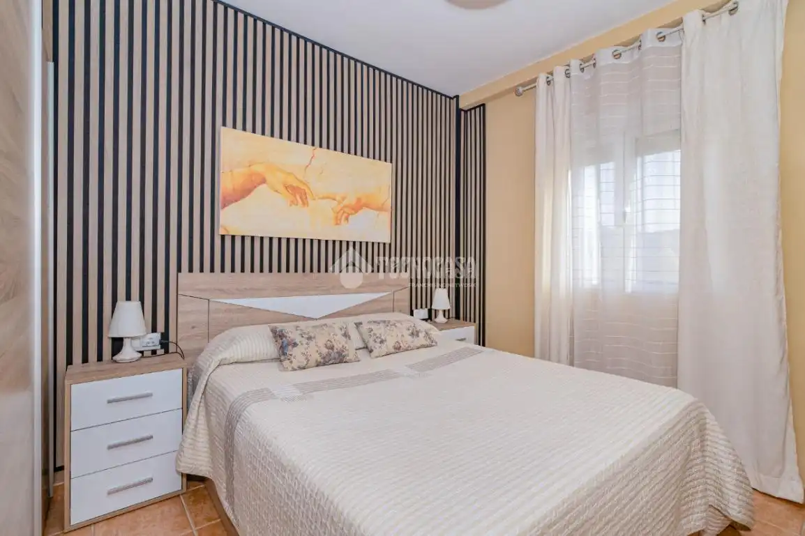Bedroom of Flat for sale in Granada  with Air Conditioner