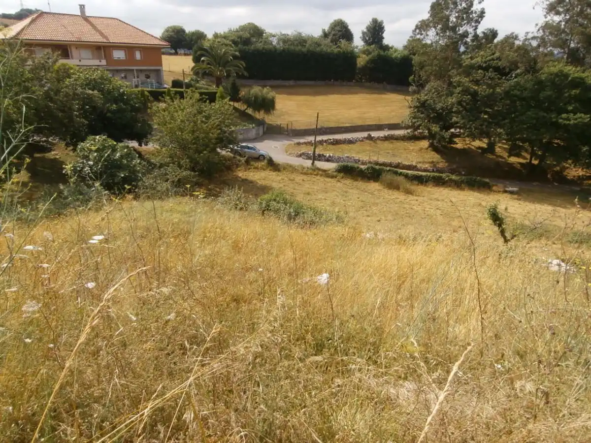 Terreny residencial en venda a Las Regueras