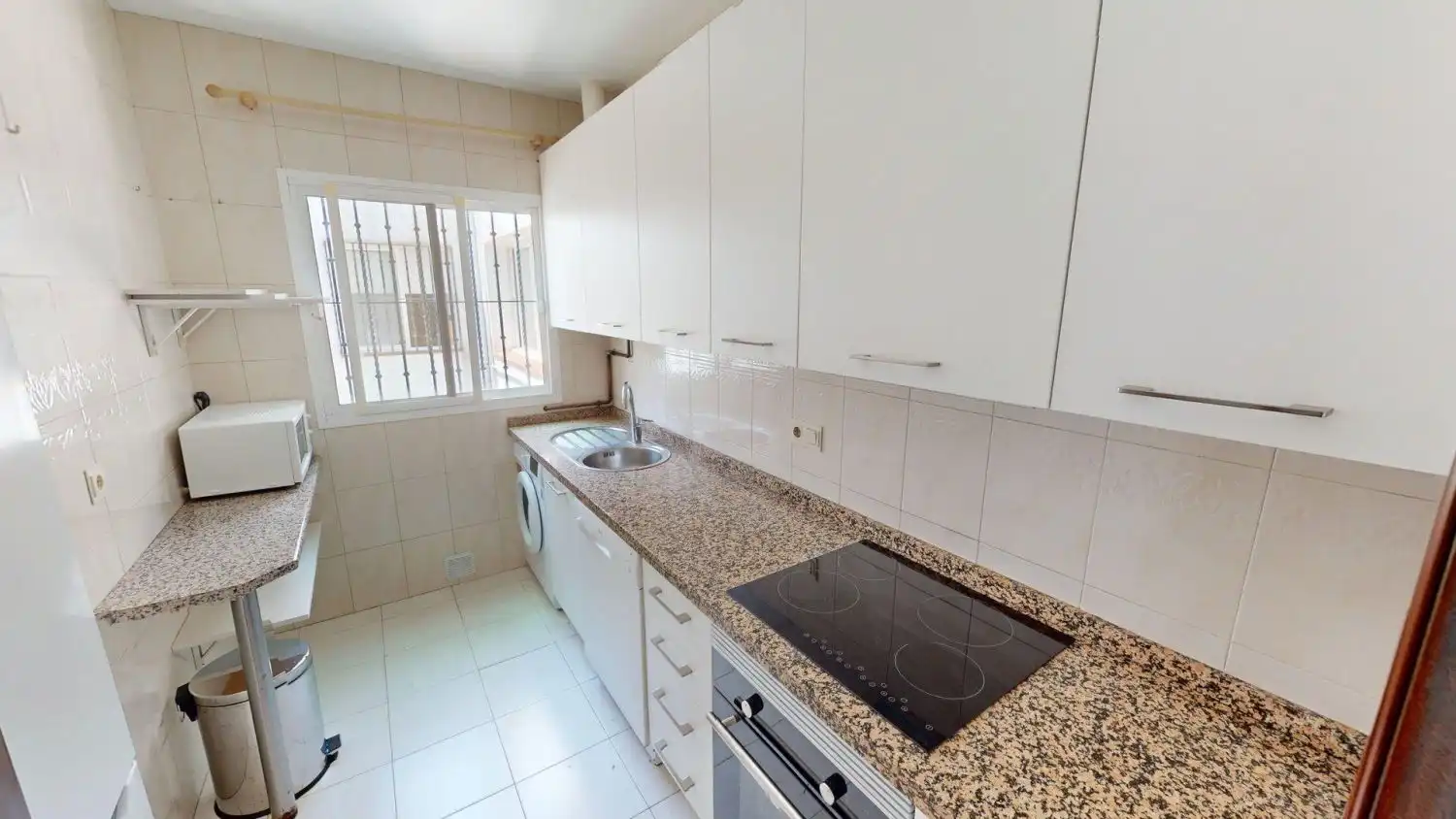 Küche von Wohnung zur Miete in Sevilla mit Klimaanlage, Heizung und Balkon