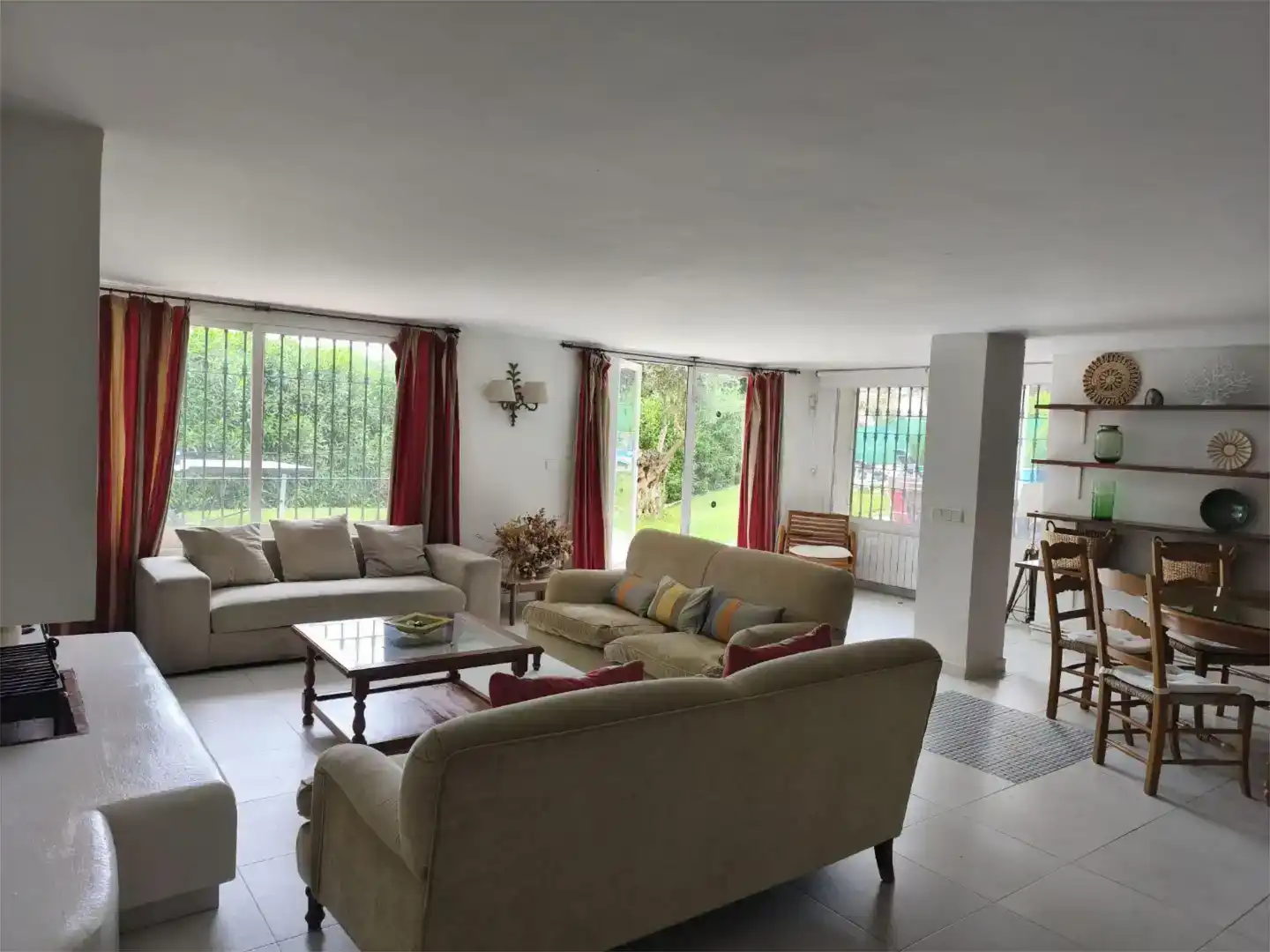 Sala de estar de Piso en venta en Marbella con Aire acondicionado y Piscina