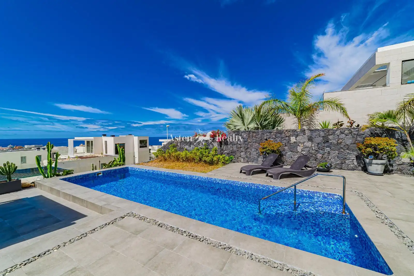 House with pool for sale in Luxemburgo