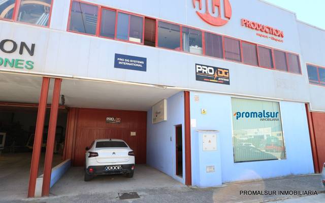 Nave industrial en Venta en Casariche
