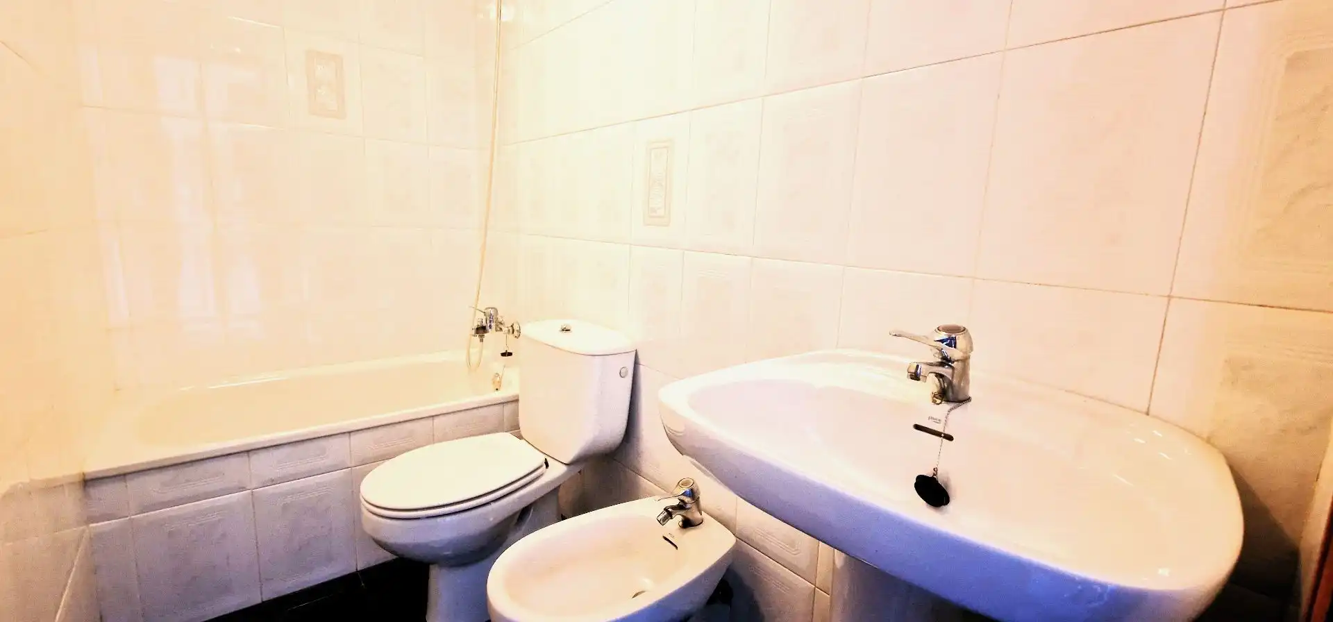Badezimmer von Wohnung zum Verkauf in Aldeanueva de la Vera mit Klimaanlage, Terrasse und Möbliert