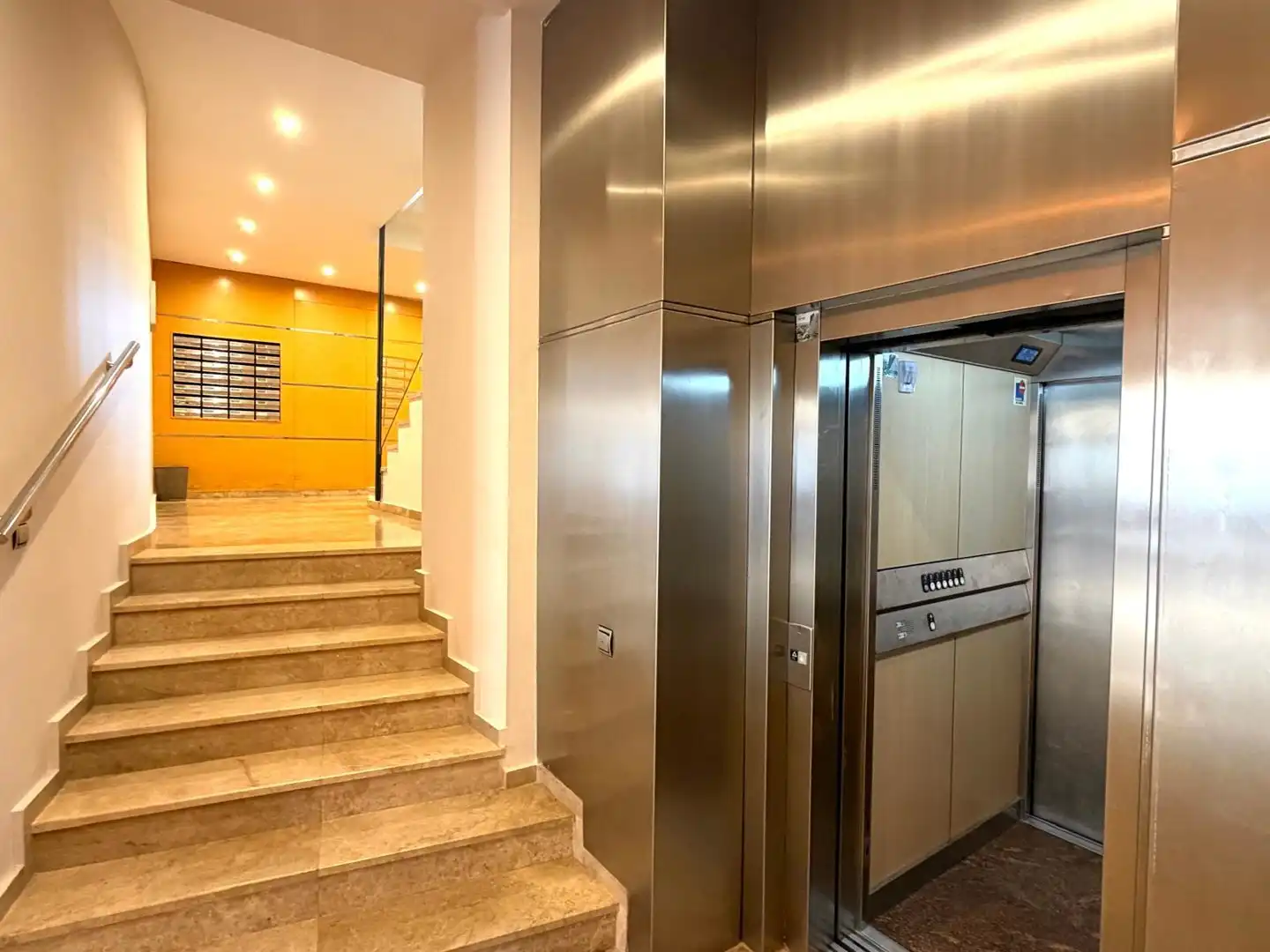 Piso en venta en Catarroja con Terraza y Trastero