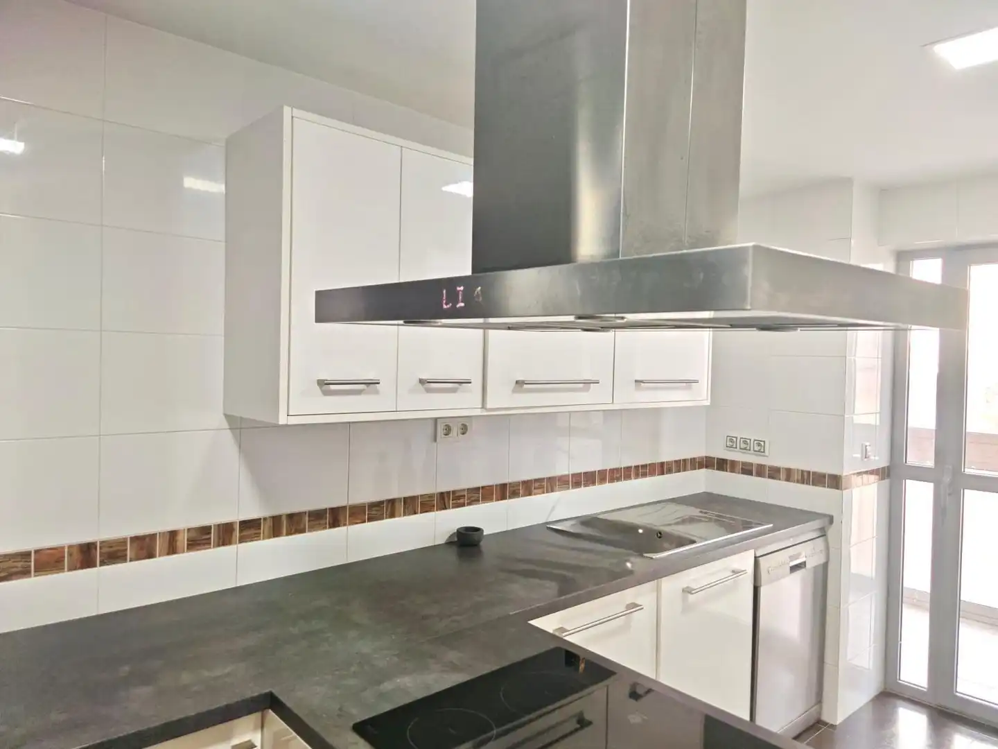 Cocina de Piso de alquiler en El Campello con Aire acondicionado, Calefacción y Terraza