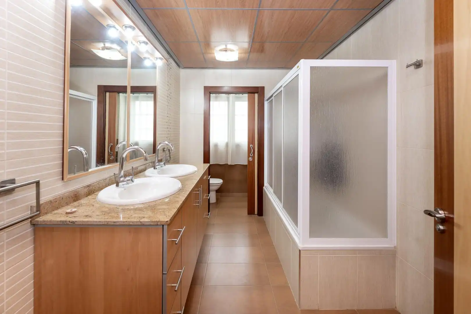 Baño de Casa o chalet en venta en Albolote con Terraza, Trastero y Piscina