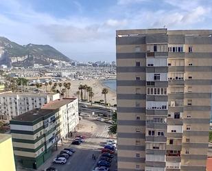Vista exterior de Pis en venda en La Línea de la Concepción amb Moblat