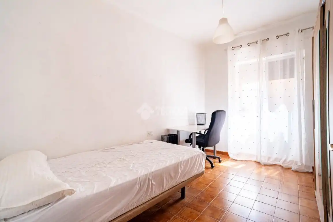 Habitación de Piso en venta en Granada con Aire acondicionado y Balcón