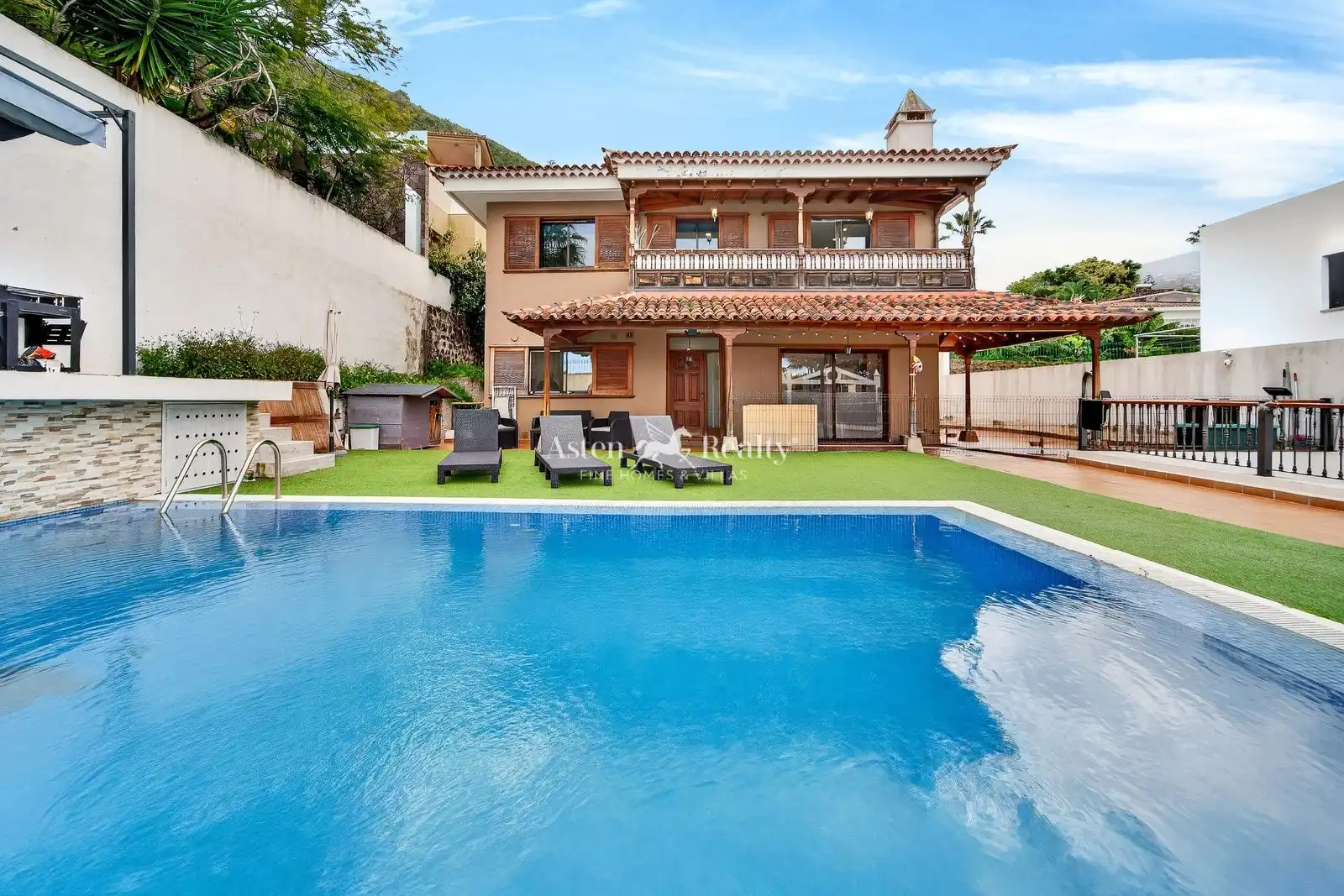 House with pool for sale in Suecia, imagen 2