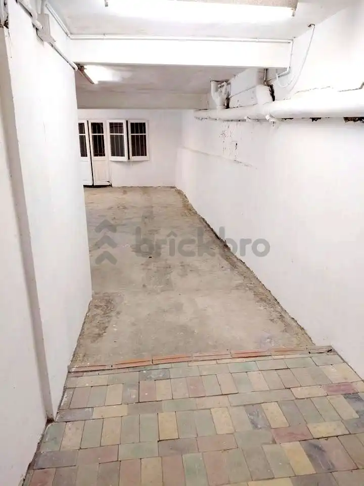 Commercial properties for rent in Esplugues de Llobregat  with Air Conditioner