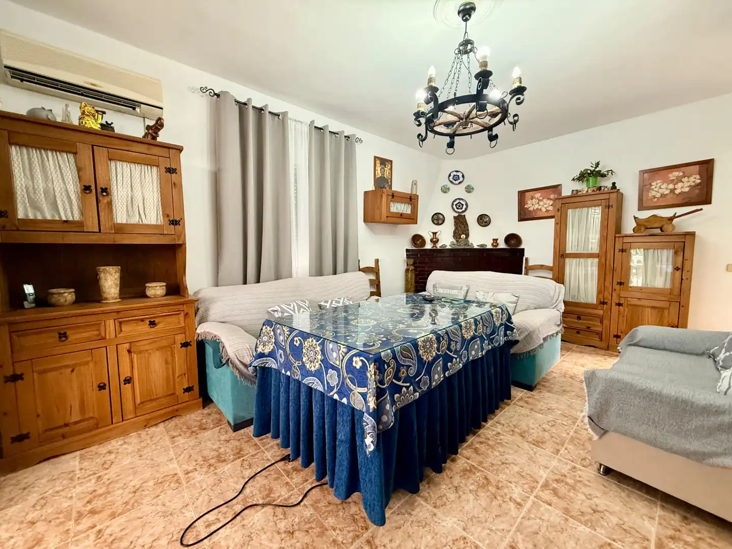 Sala de estar de Casa o chalet en venta en Carmona con Aire acondicionado, Jardín privado y Trastero