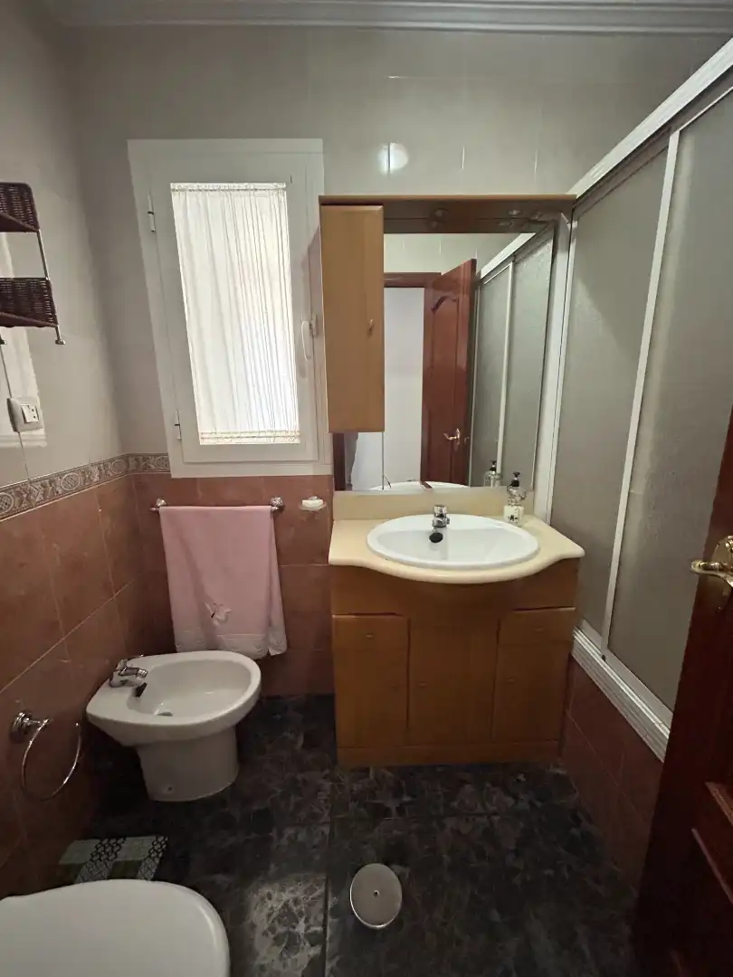 Baño de Piso en venta en Andújar con Aire acondicionado, Amueblado y Horno