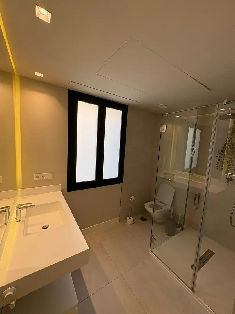 Bathroom of Ground floor for rent in Marbella  with Air Conditioner, Heating and Terrace