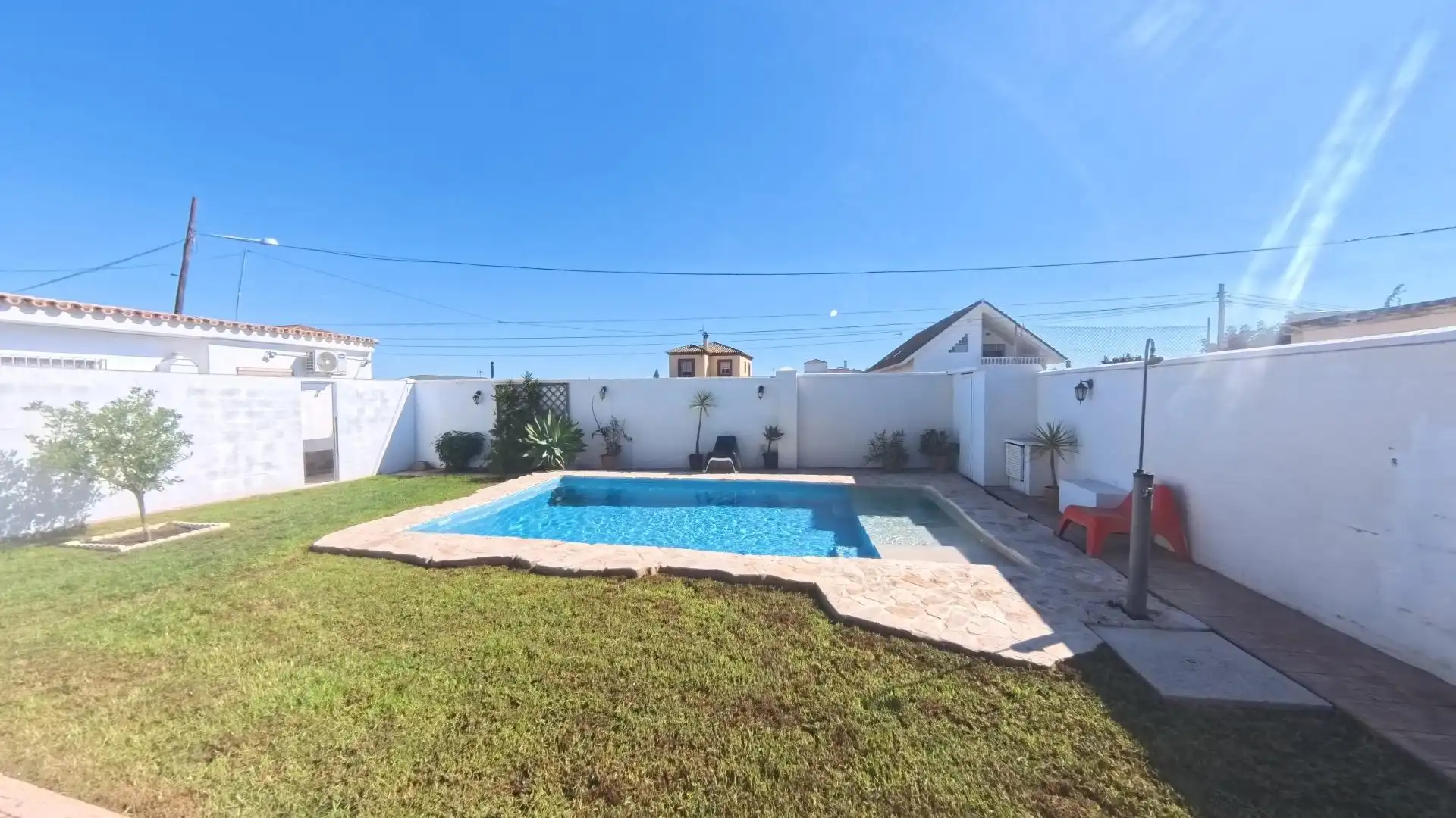 Piscina de Casa o xalet en venda en El Puerto de Santa María amb Aire condicionat, Jardí privat i Traster