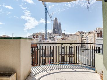Appartamento con balcone in vendita a Eixample