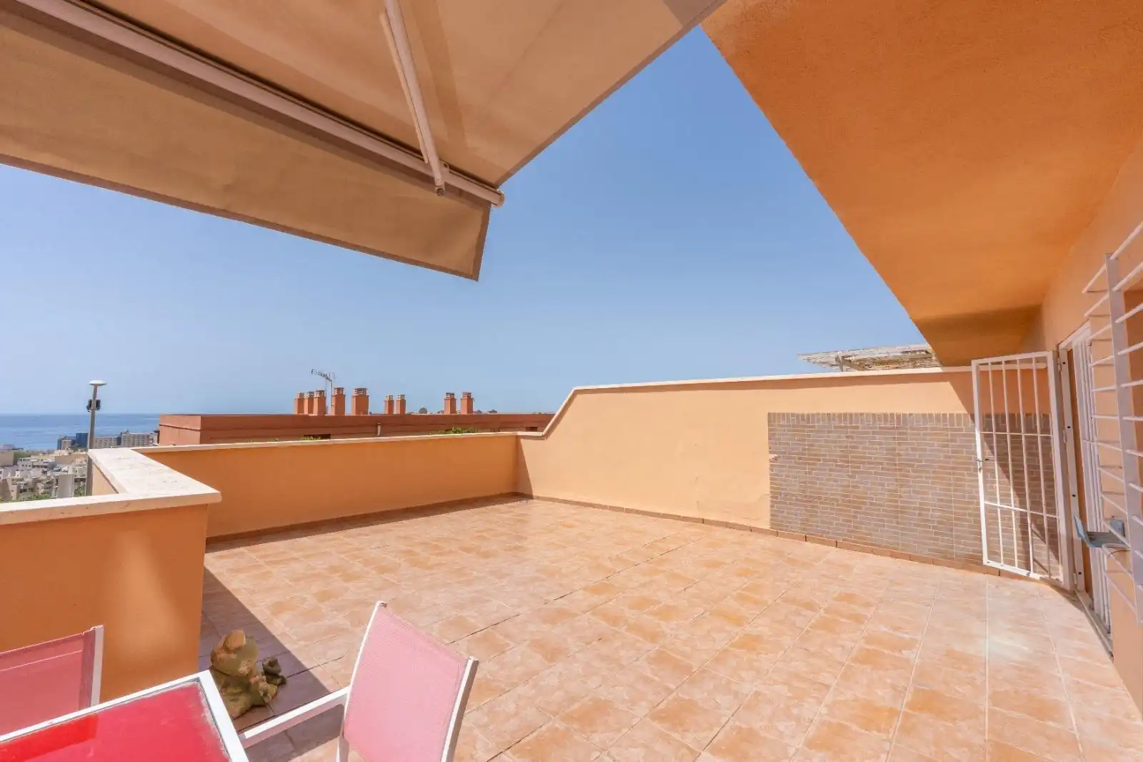 Terraza de Piso en venta en Roquetas de Mar con Aire acondicionado, Terraza y Amueblado