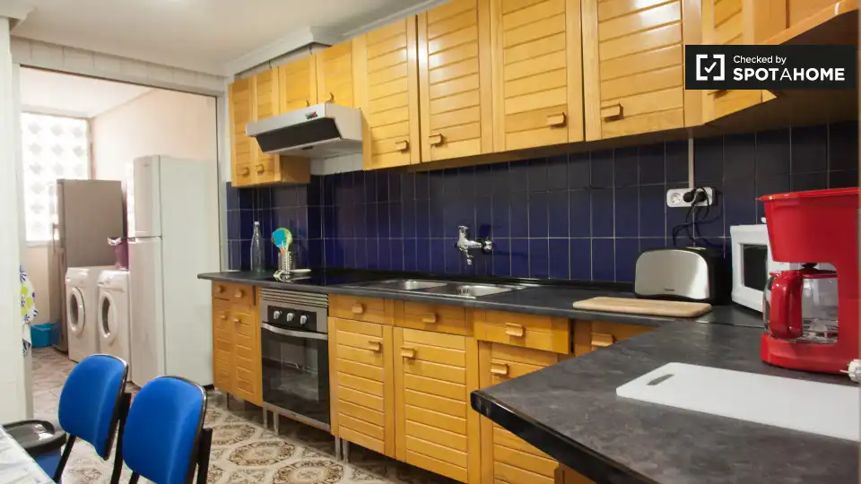 Kitchen of Flat for share in Alcalá de Henares  with Air Conditioner, Terrace and Furnished