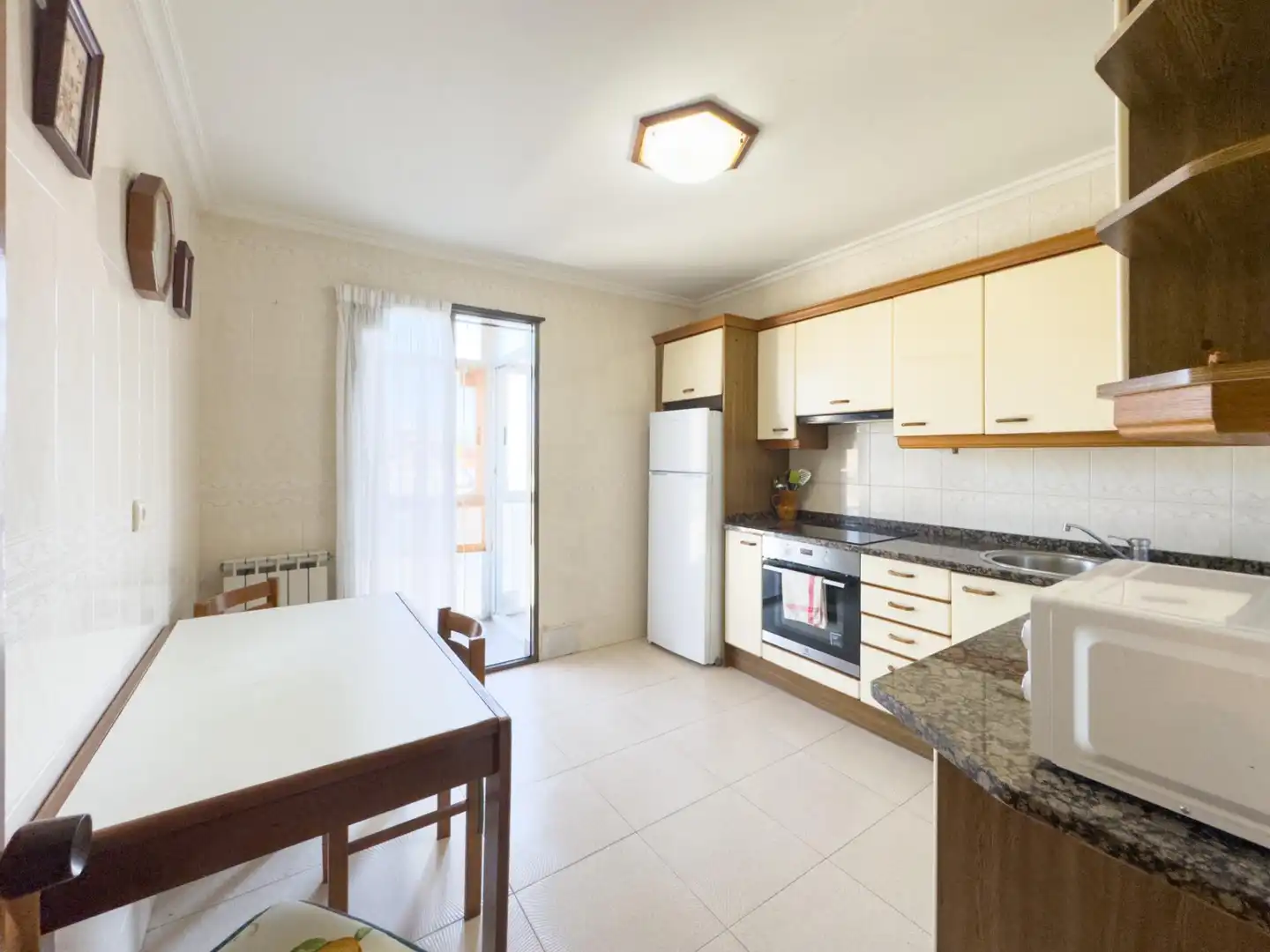 Cocina de Apartamento en venta en Irun  con Calefacción, Trastero y Amueblado