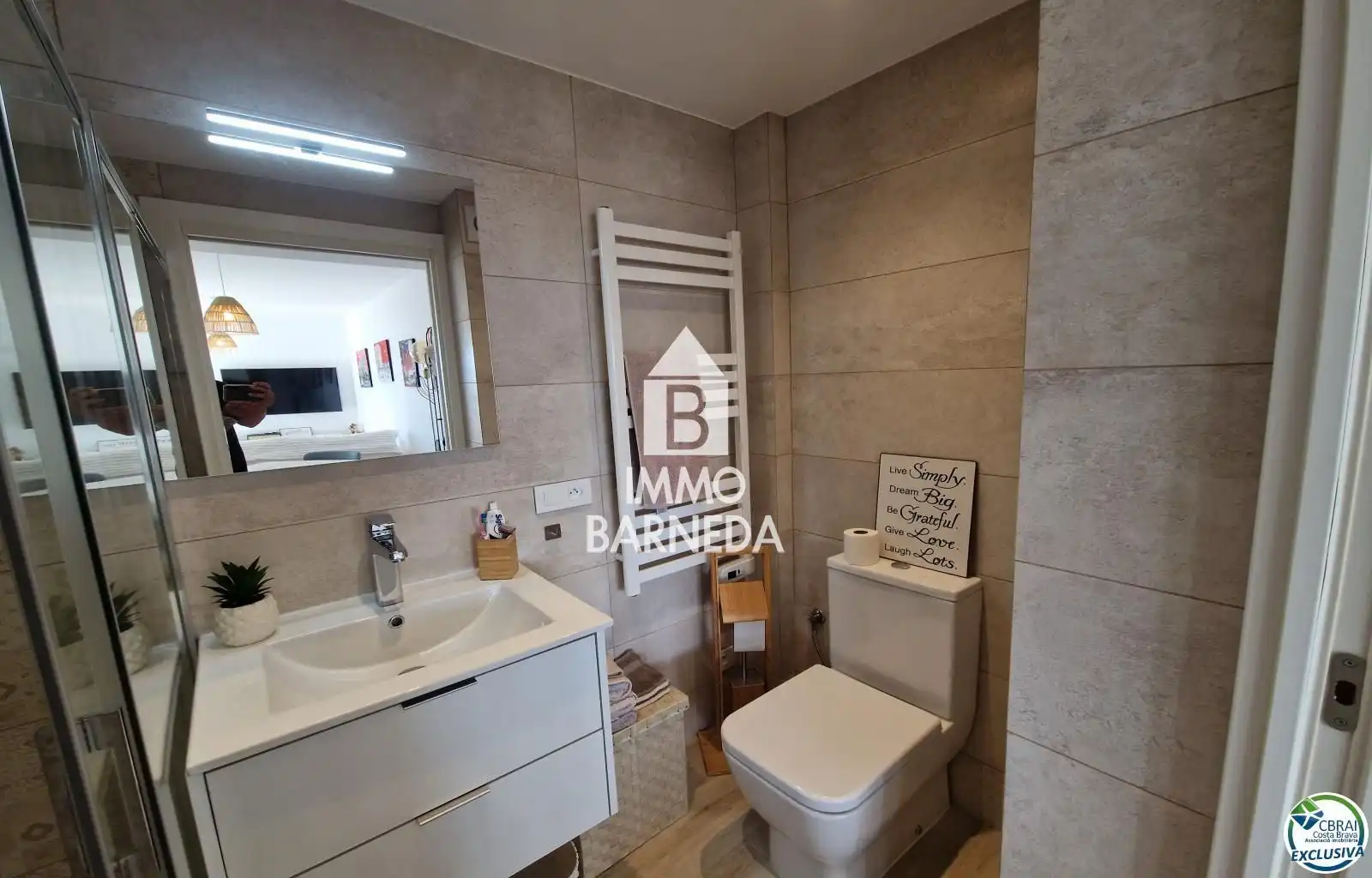Bany de Pis en venda en Empuriabrava amb Aire condicionat, Calefacció i Terrassa