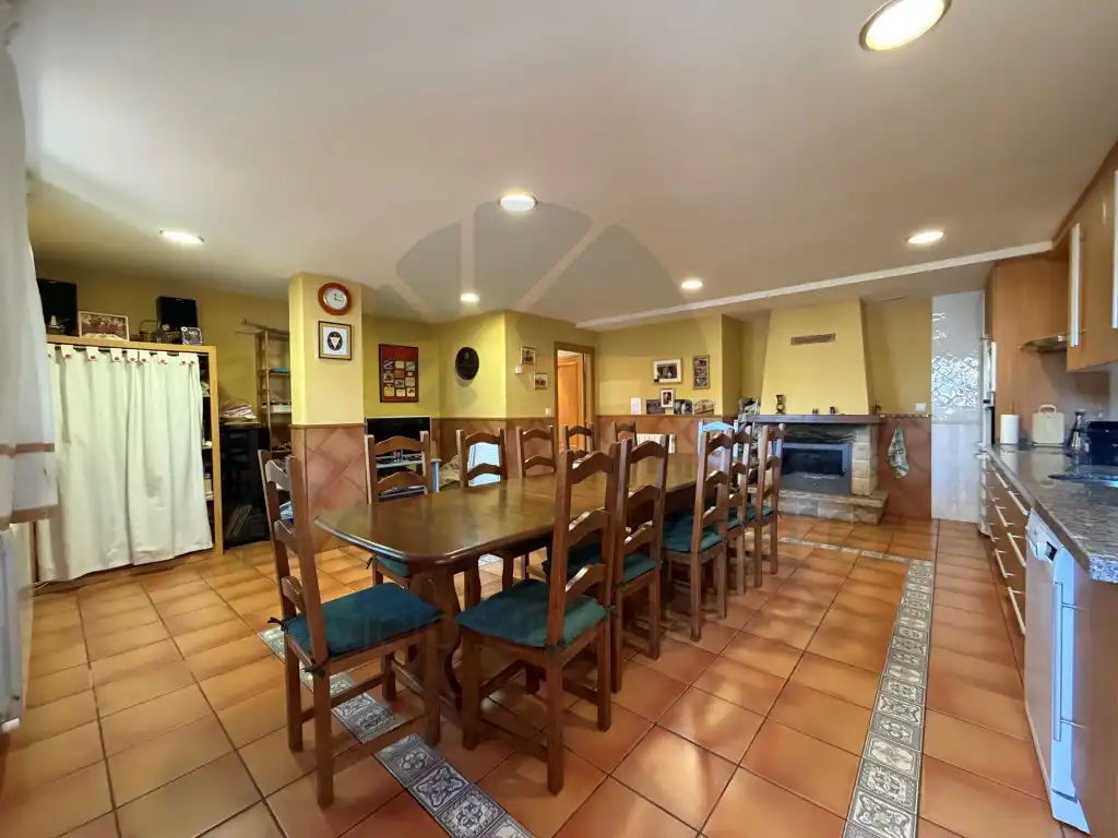 Local comercial en venda a Calle Luis Ortun, imagen 2