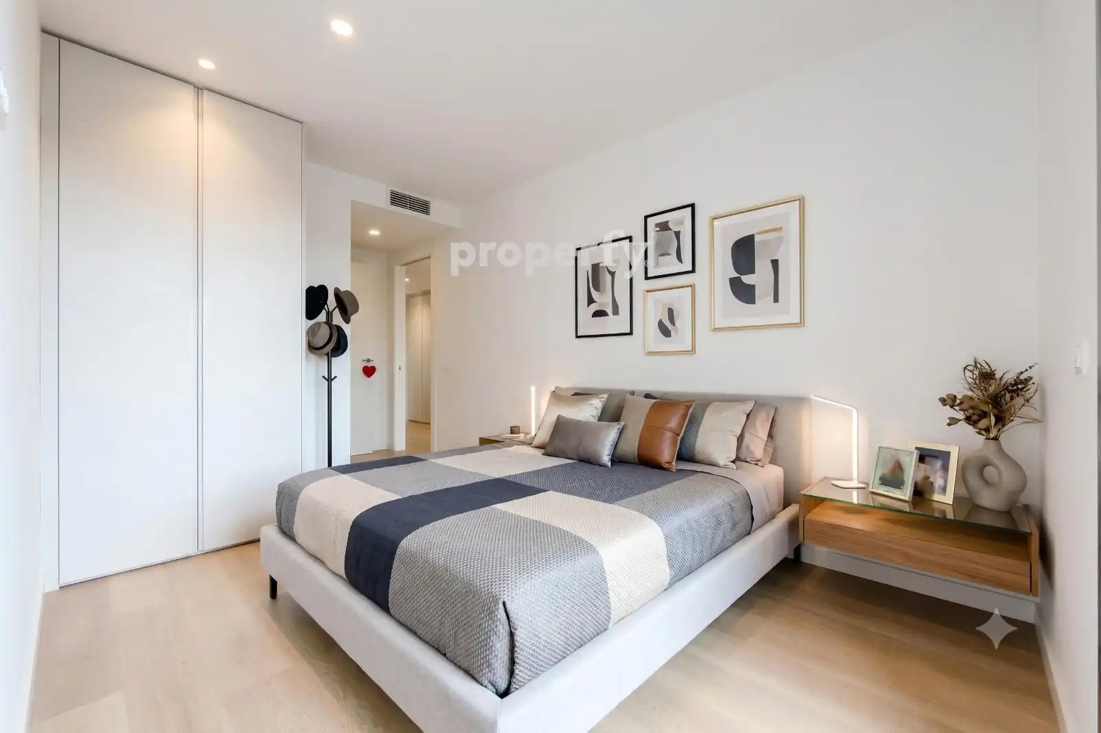 Schlafzimmer von Wohnung zum Verkauf in Sabadell mit Klimaanlage, Heizung und Terrasse