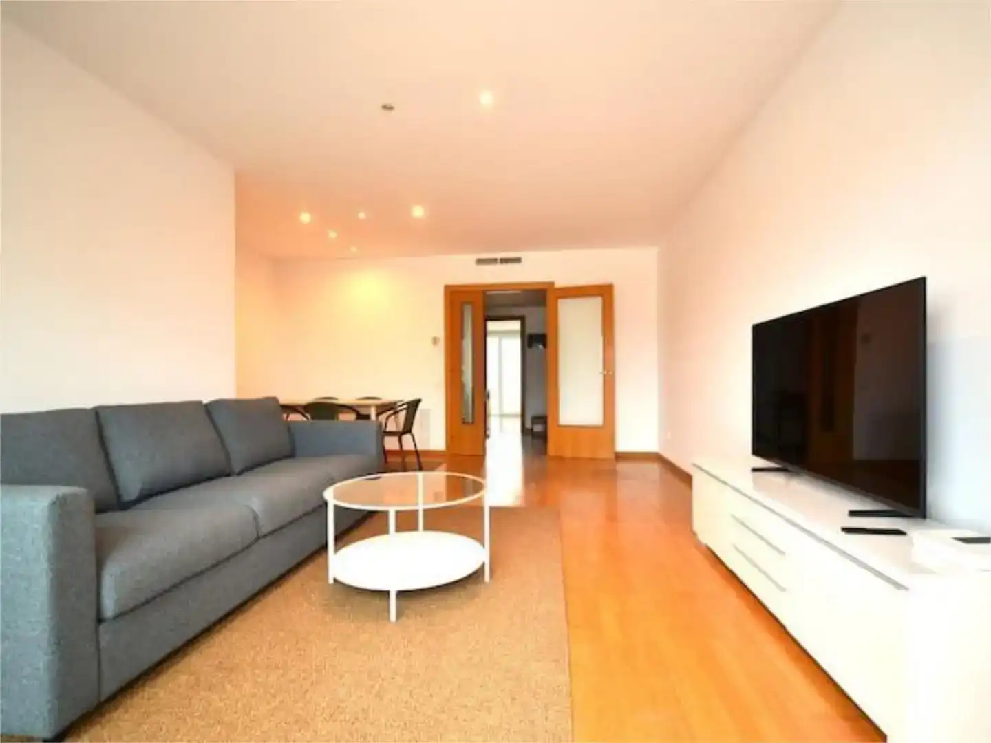 Wohnzimmer von Wohnung zur Miete in Sitges mit Klimaanlage, Schwimmbad und Balkon