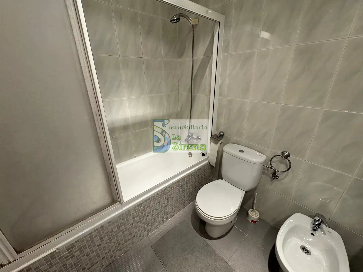 Flat for rent in Calle Leonardo Rucabado, 28, Brazomar