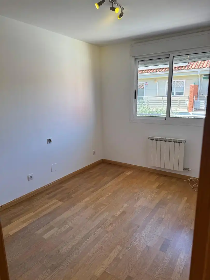 Habitación de Casa adosada en venta en Arroyo de la Encomienda con Calefacción, Terraza y Trastero