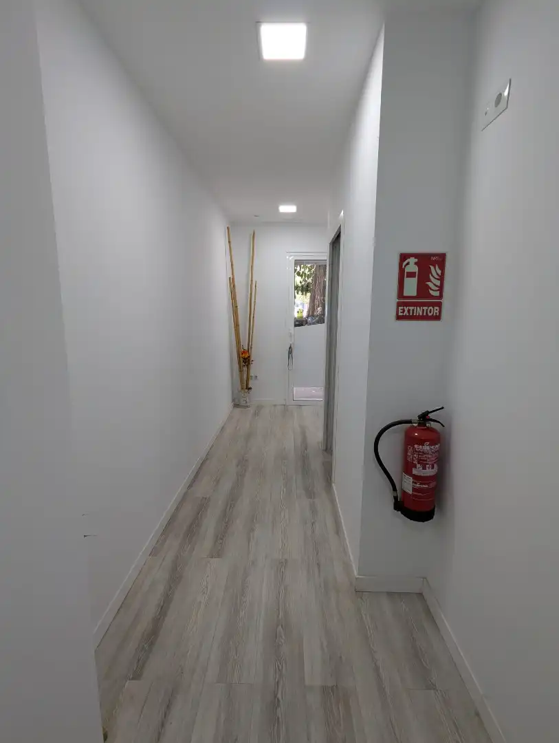 Local comercial en traspàs a Carrer de Troia, imagen 8