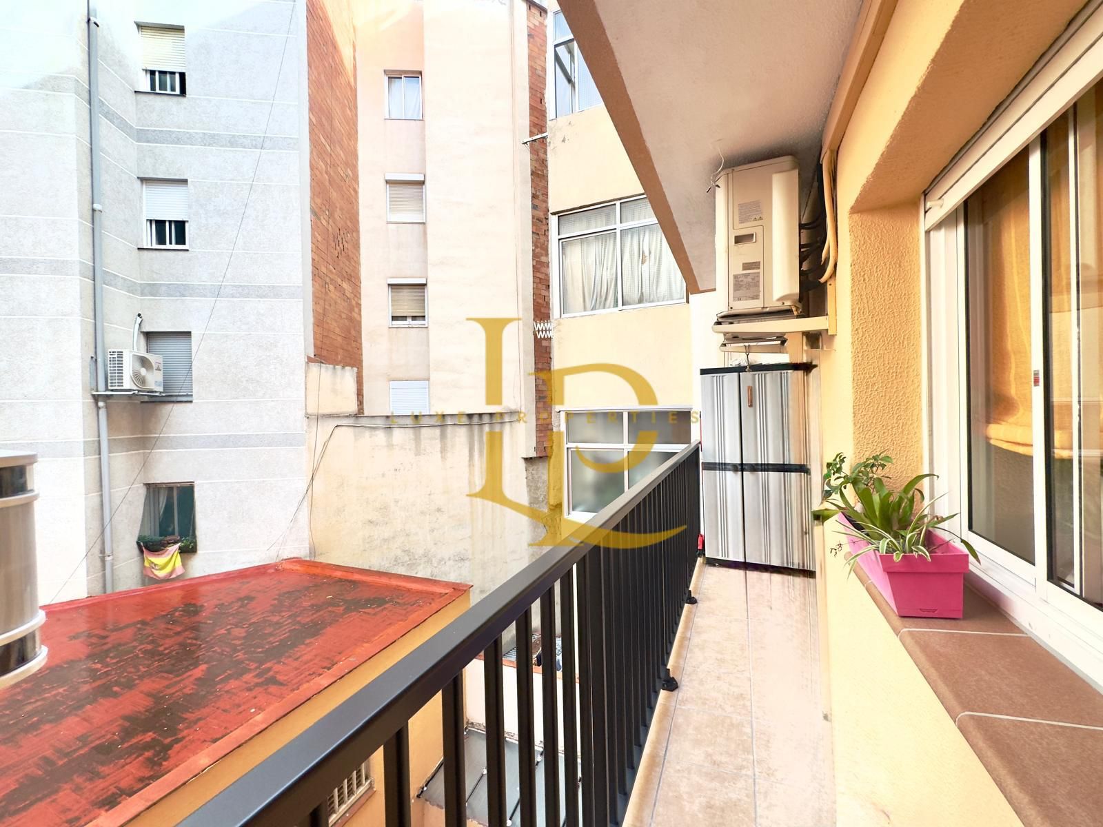 Terrassa de Pis en venda en L'Hospitalet de Llobregat amb Aire condicionat, Calefacció i Parquet