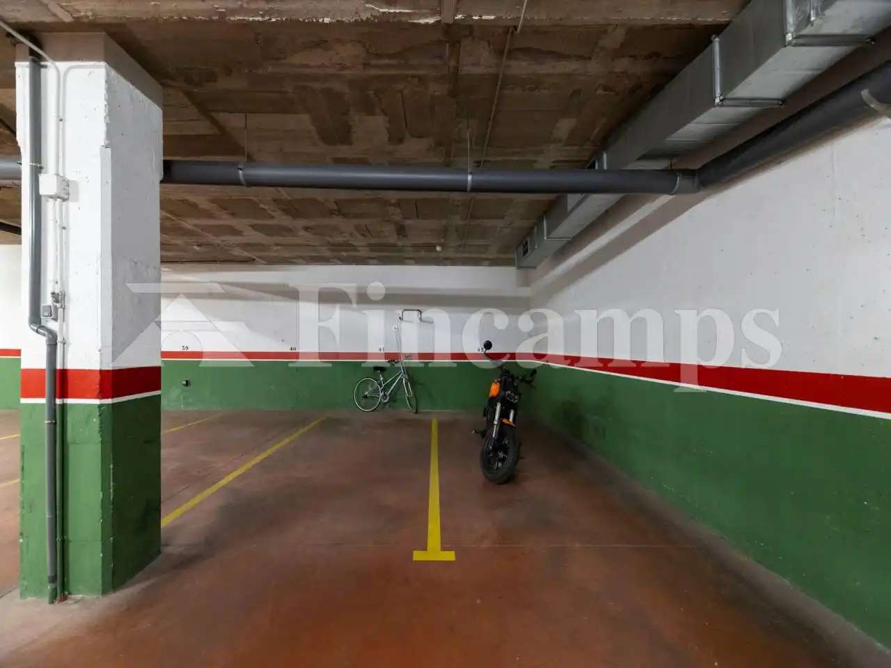 Parkplatz von Dachboden zum Verkauf in Terrassa mit Klimaanlage, Heizung und Parkett