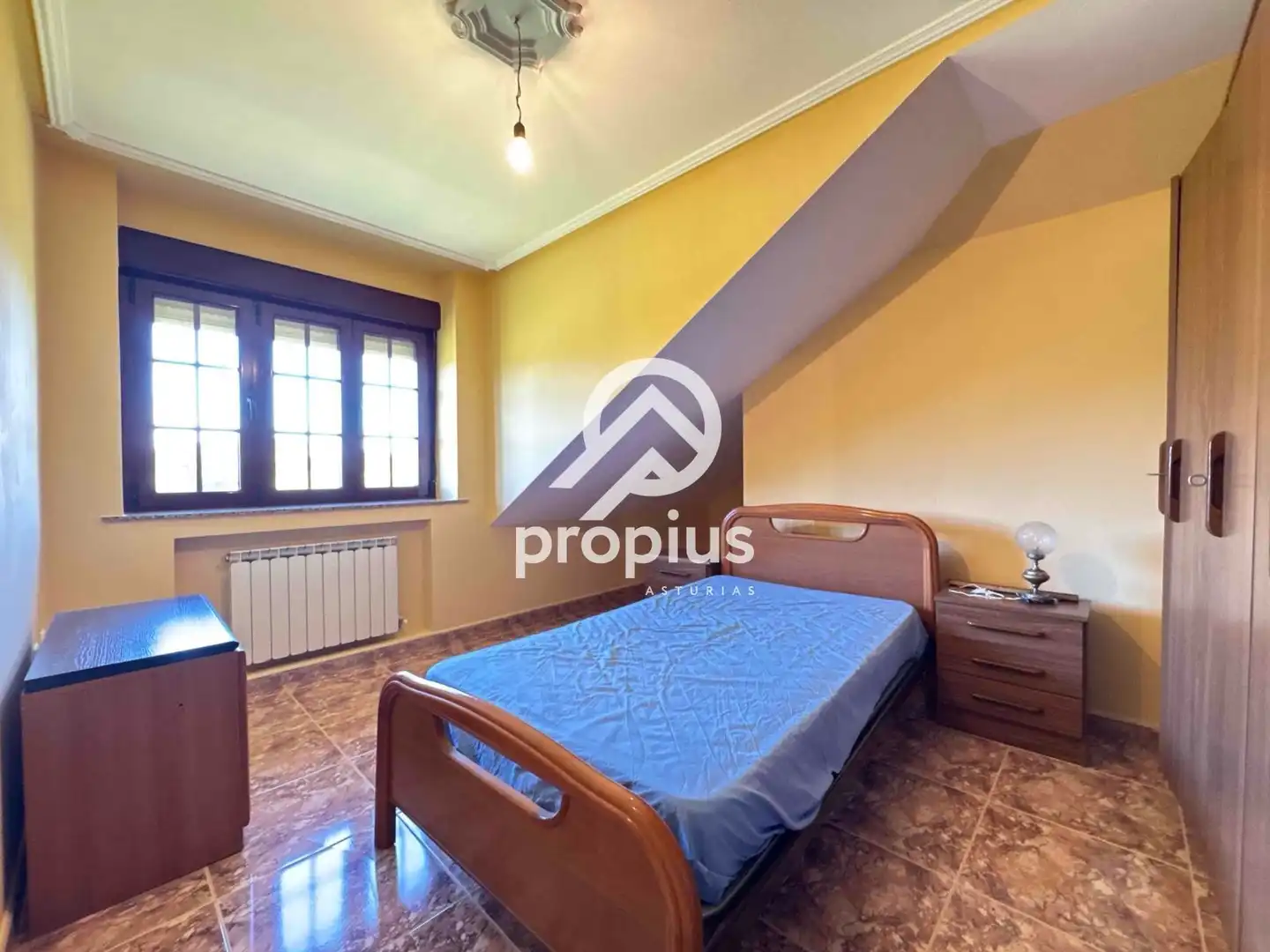 Habitación de Casa o chalet en venta en Avilés con Calefacción, Jardín privado y Parquet