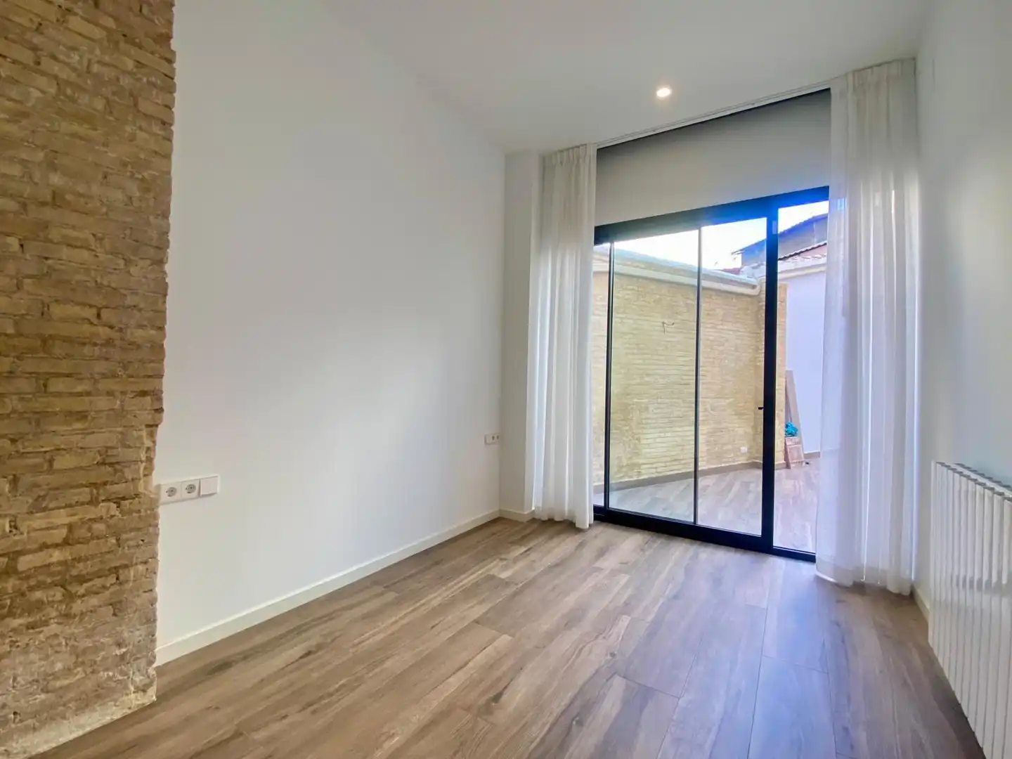 Schlafzimmer von Erdgeschoss zum Verkauf in Valencia mit Klimaanlage, Heizung und Terrasse