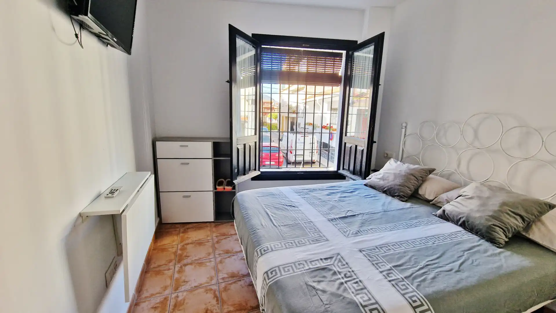Dormitori de Apartament en venda en Vélez de Benaudalla amb Moblat, Forn i Rentadora