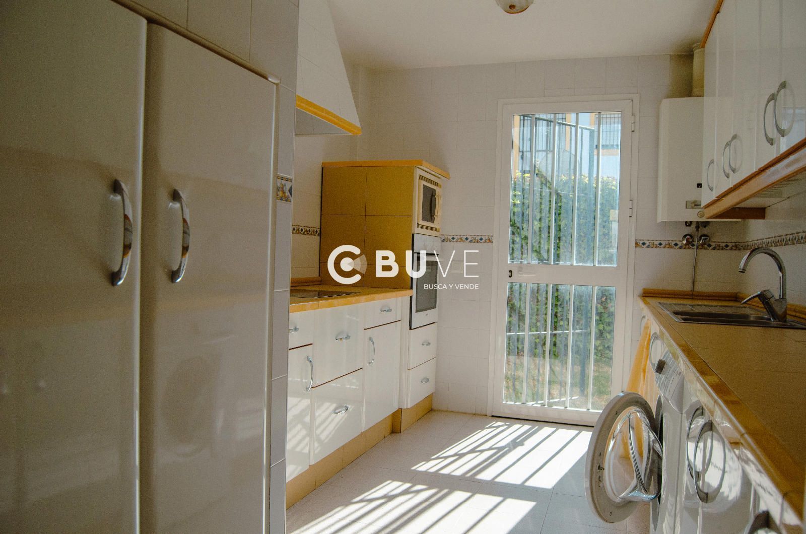 Kitchen of Single-family semi-detached for sale in Umbrete  with Air Conditioner, Heating and Terrace