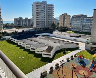 Vista exterior de Apartament de lloguer en Laredo amb Moblat i Balcó
