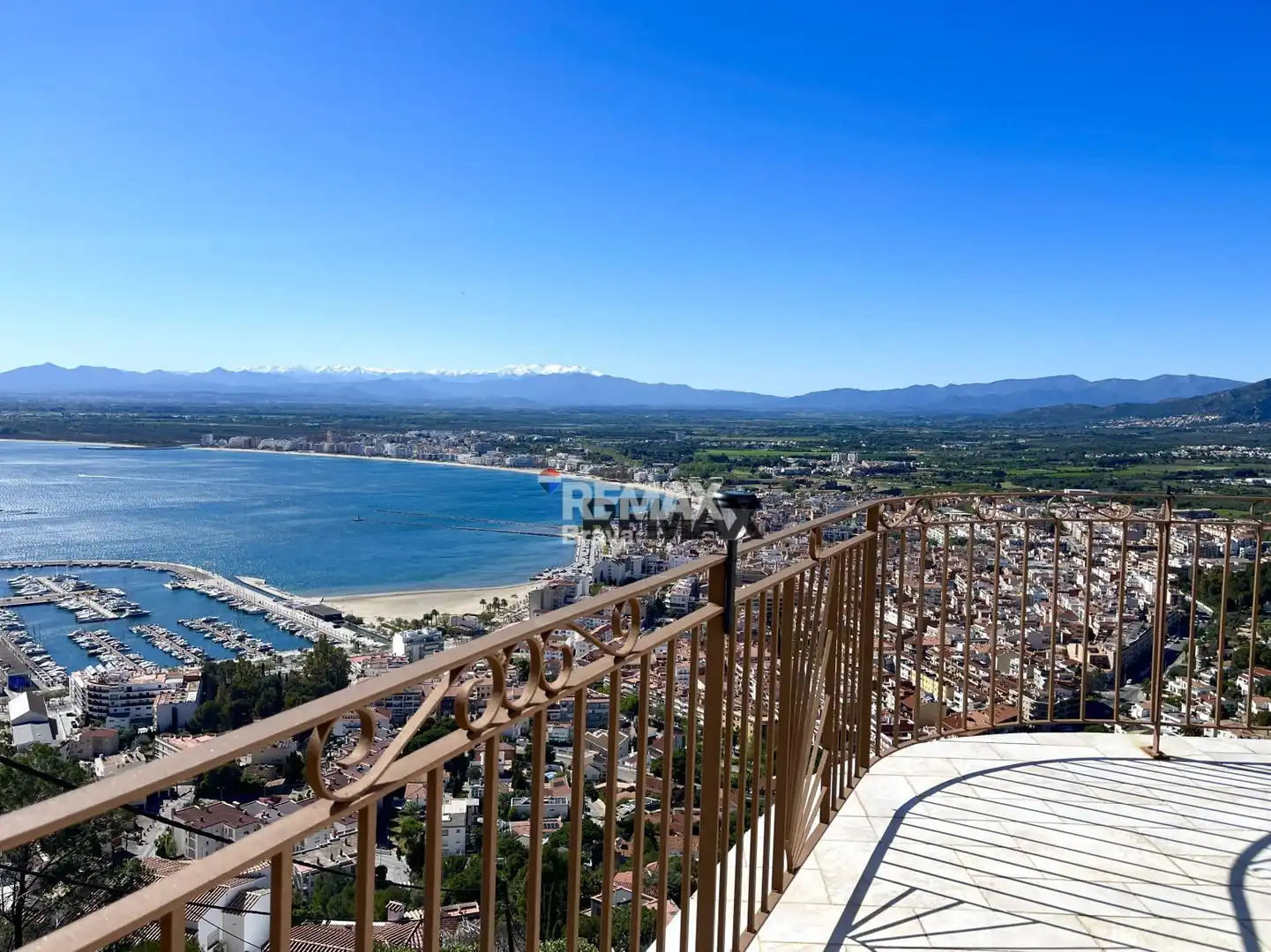 Vista exterior de Casa o xalet en venda en Roses amb Aire condicionat, Calefacció i Jardí privat