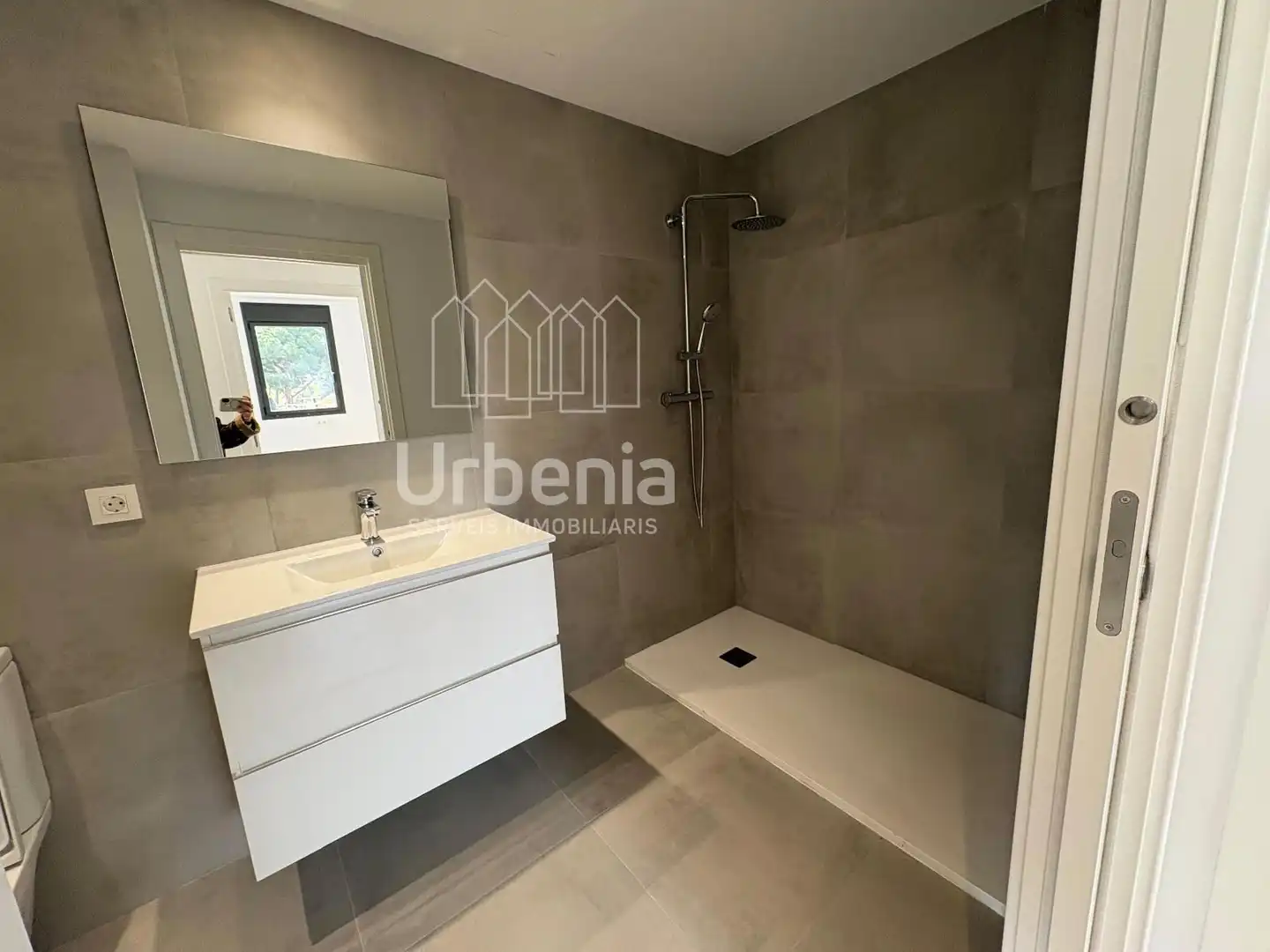 Badezimmer von Maisonette zum Verkauf in Arenys de Mar mit Klimaanlage, Heizung und Terrasse