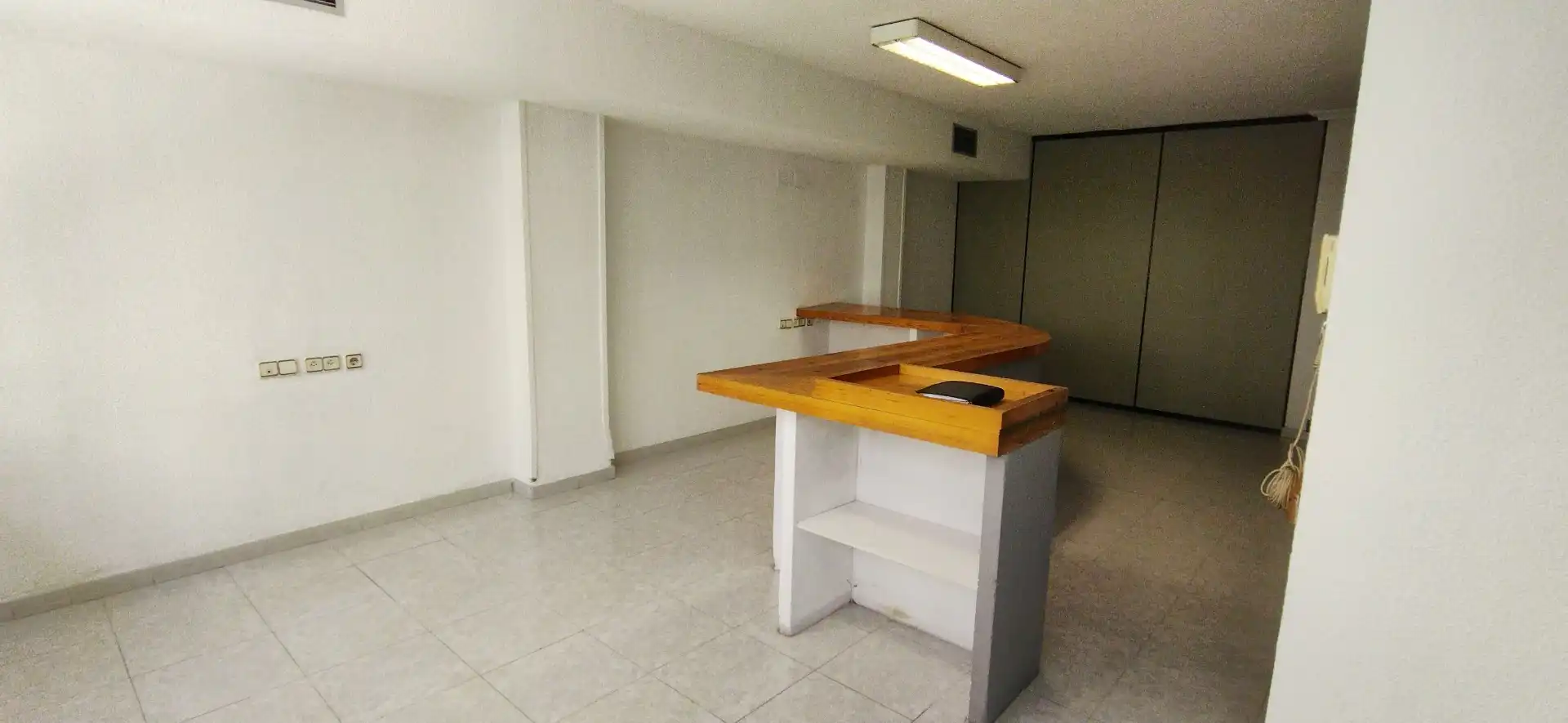 Office space with lift for sale in Avenida Granada 13, imagen 2