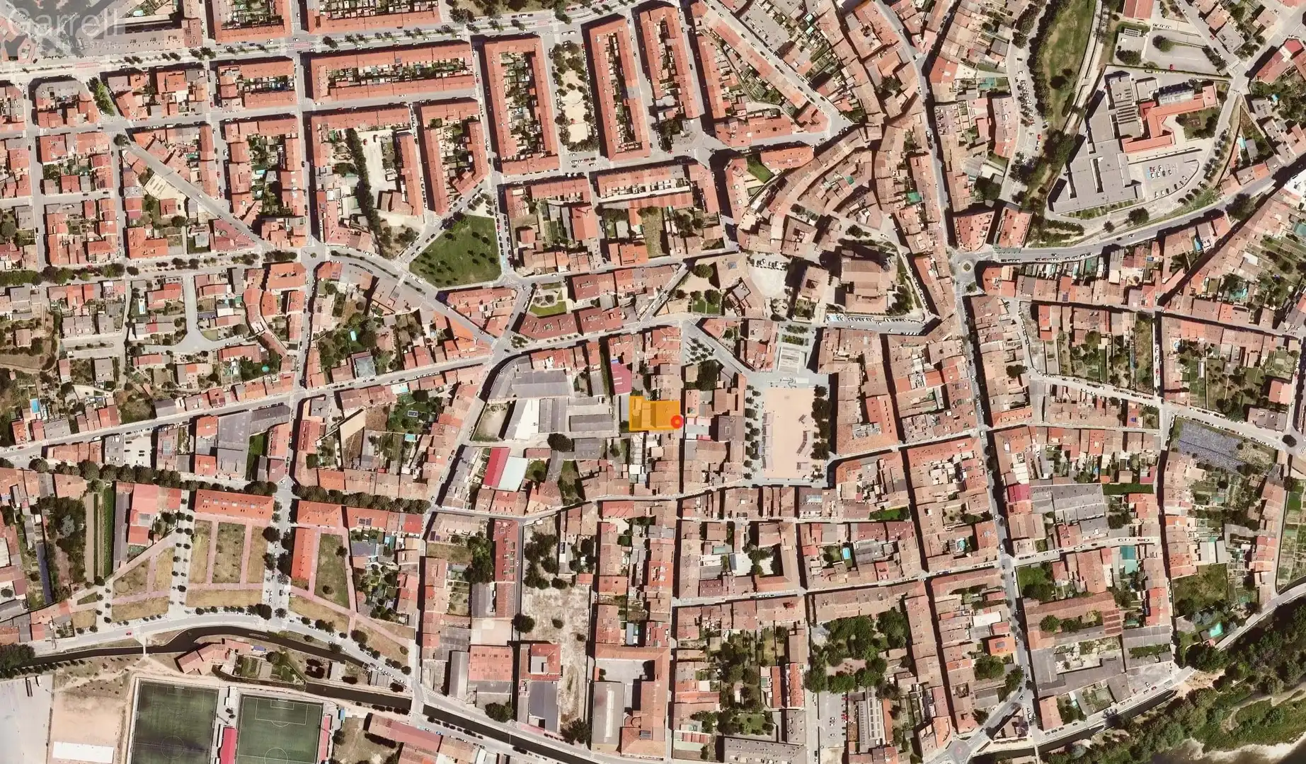 Edifici en venda a CL ENRIC DELARIS MANLLEU (BARCELONA), Manlleu