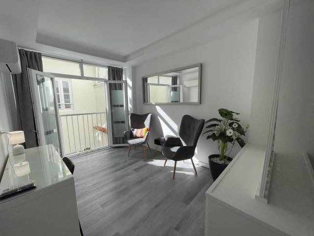 Estudio en Alquiler en Carrer de Fra Joan de Monzó en En Corts - Doctor Waksman