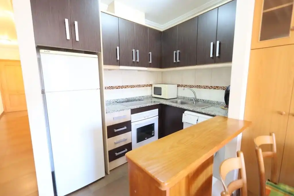 Cocina de Apartamento en venta en Torrevieja con Aire acondicionado, Trastero y Amueblado