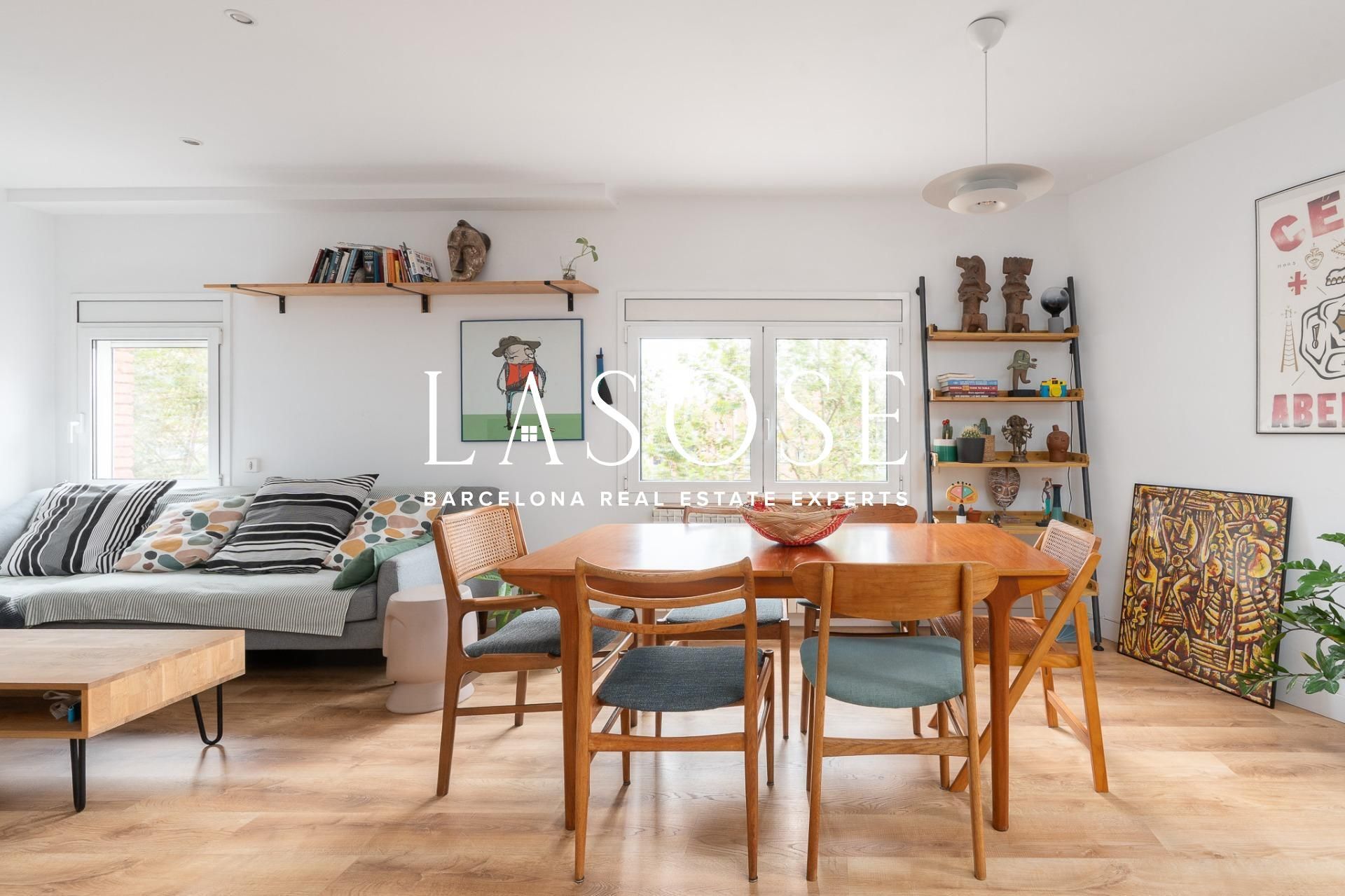 Menjador de Apartament de lloguer en  Barcelona Capital amb Calefacció i Parquet