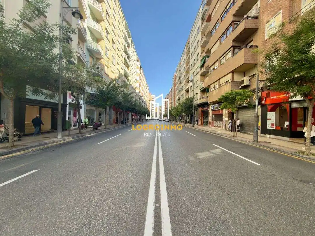 Vista exterior de Pis en venda en  Logroño amb Aire condicionat, Calefacció i Terrassa
