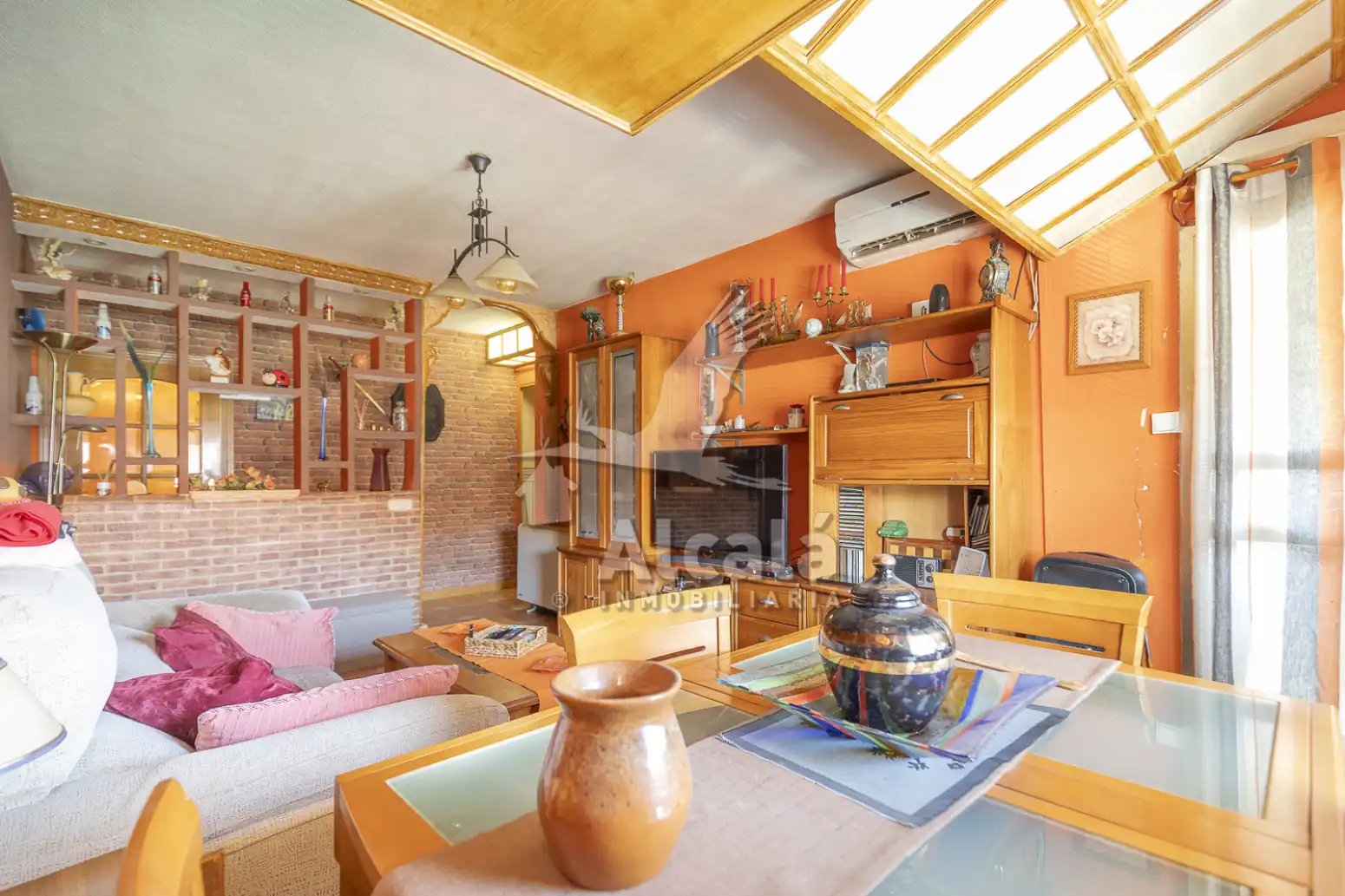 Living room of Flat for sale in Alcalá de Henares  with Air Conditioner, Heating and Terrace