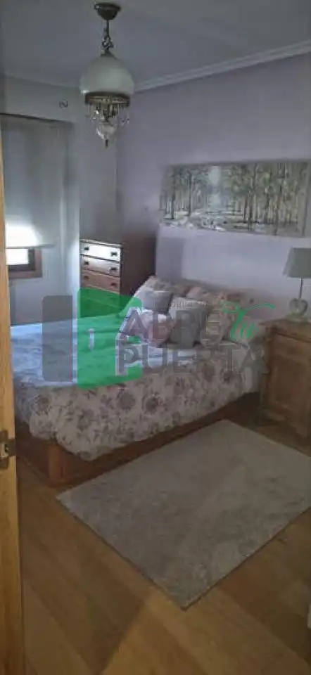 Habitación de Piso en venta en Ourense Capital  con Calefacción, Parquet y Terraza