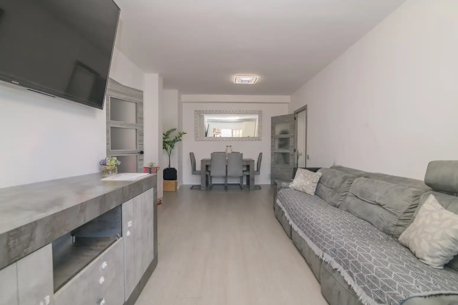 Sala d'estar de Pis en venda en Viladecans amb Aire condicionat, Calefacció i Parquet