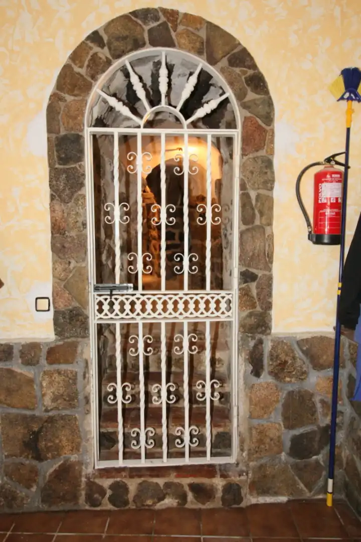 Casa o xalet en venda en Pedro Bernardo amb Calefacció, Terrassa i Moblat